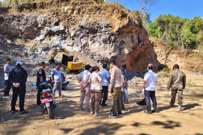 Tim Gabungan Hentikan Aktivitas Pengerukan Lahan Di Temukus Buleleng 1