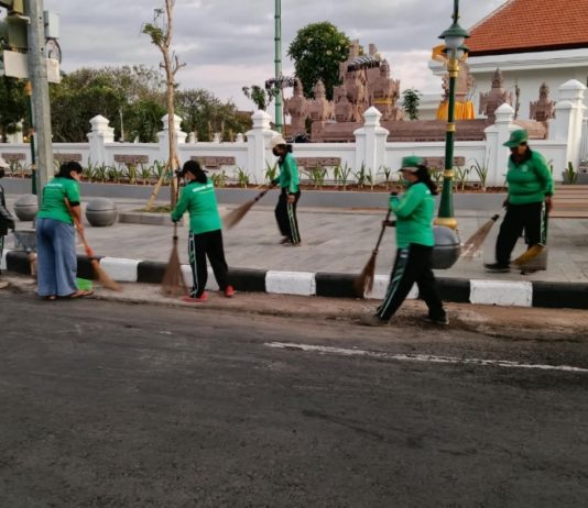 Timbulan Sampah Bulfest Capai 15 Meter Kubik per Hari, DLH Buleleng Siagakan Ratusan Personel