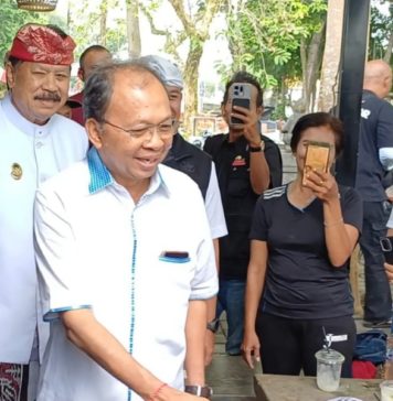 Traktiran Gratis di Tabanan Disambut Antusias Warga, Koster Ajak Masyarakat Ramaikan UMKM Lokal