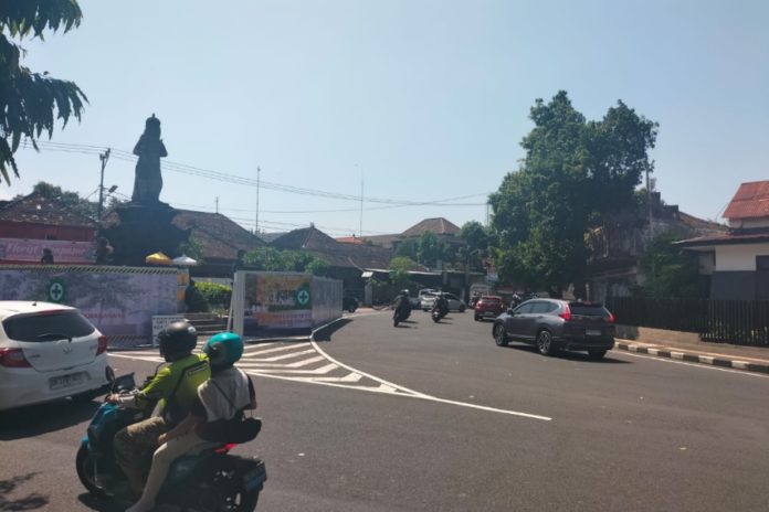 Upacara Di Puri Dangin Denpasar, Dishub Denpasar Berlakukan Buka Tutup Berpotensi Kemacetan Di Jalan Hasanuddin 1