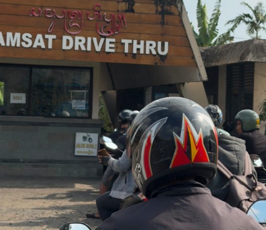 Wajib Pajak Keluhkan Samsat Drive Thru Batubulan Tanpa Atap, Ini Penjelasan Bapenda Bali