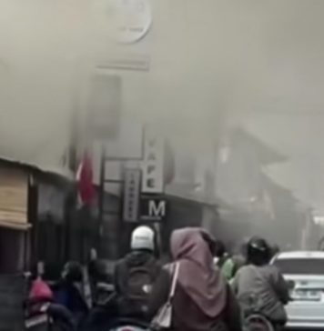 Warga Padangsambian Dikagetkan Kepulan Asap Pekat, Ini Sumbernya
