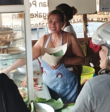 Warung Babi Guling di Negara Diserbu Warga, Ratusan Porsi Gratis Ludes