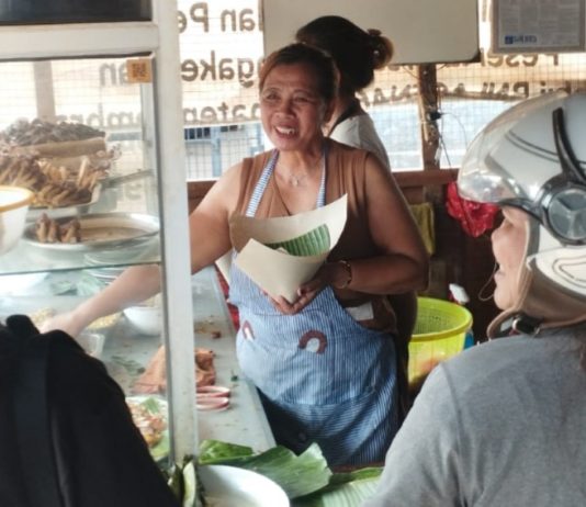 Warung Babi Guling di Negara Diserbu Warga, Ratusan Porsi Gratis Ludes