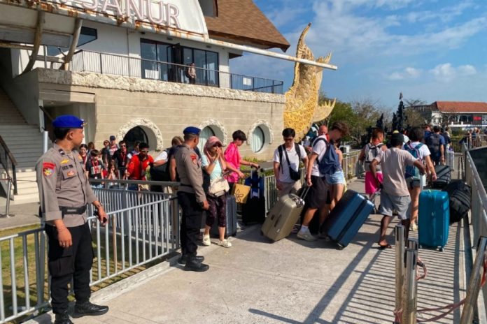 Waspada Cuaca Ekstrem, Satpolairud Awasi Aktivitas Pelabuhan 1