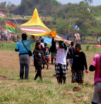 1.501 Peserta Ramaikan Pelangi Tabanan Kite Festival