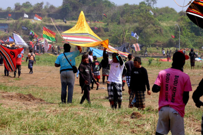 1.501 Peserta Ramaikan Pelangi Tabanan Kite Festival 1