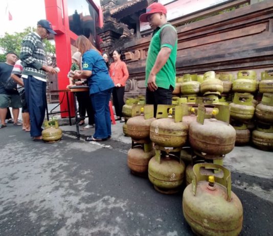 100 Tabung LPG di Pasar Murah Tegal Harum Ludes dalam Hitungan Menit
