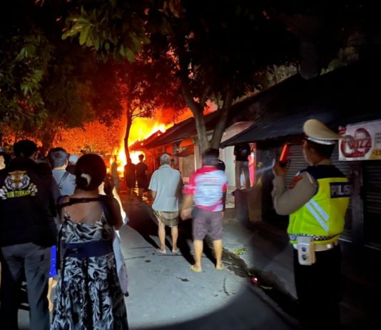 7 Ruko dan 1 Rumah Terbakar di Tejakula, Kerugian Ratusan Juta Rupiah