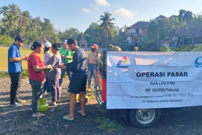 Atasi Kelangkaan, Operasi Pasar LPG 3 Kg Digelar Di Tegallalang 1