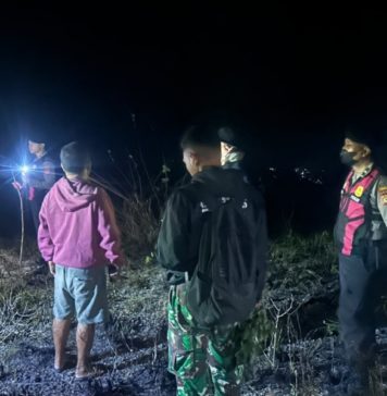 Bukit Tatak Pangkung Nusa Penida Terbakar
