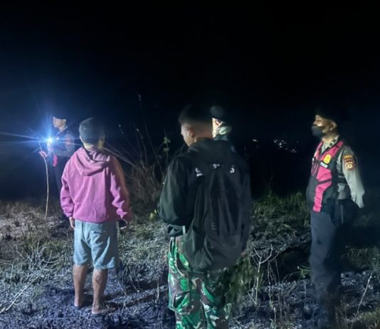 Bukit Tatak Pangkung Nusa Penida Terbakar
