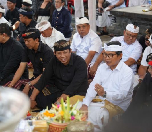 Bupati Adi Arnawa Tandatangani Prasasti Karya di Bualu, Budaya Adalah Garda Pariwisata Bali