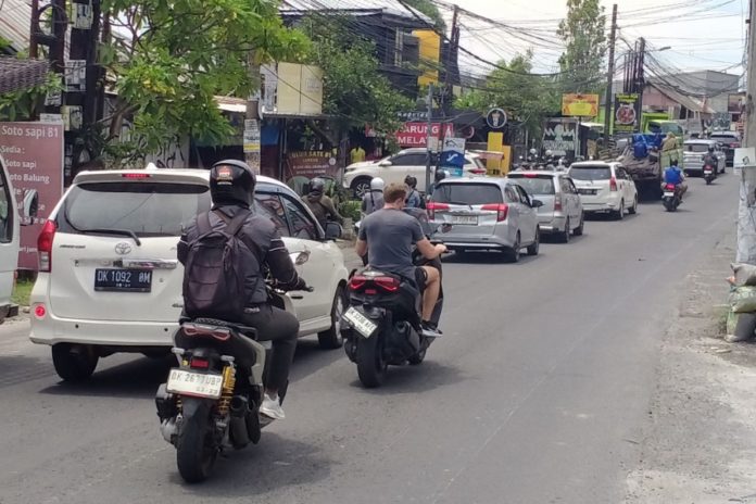 Bupati Badung Perintahkan Penataan Utilitas Semrawut Di Canggu 1
