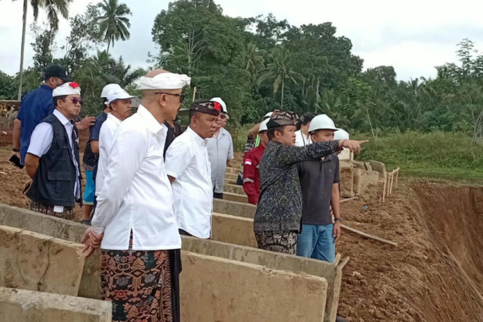 Bupati Cek Proyek Sport Center, Lintasan Dipastikan Berstandar Internasional 1