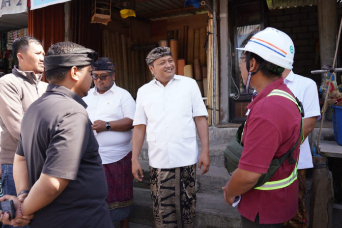 Cek Pengerjaan Jalan Kabupaten, Bupati Mahayastra Minta Pelaksana Proyek Perhatikan Mutu Dan Progres 1
