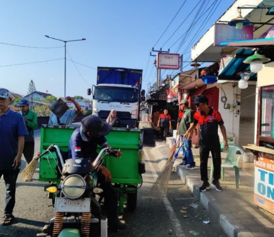 Dampak Antrean Menuju Pelabuhan, Sampah Berserakan di Gilimanuk