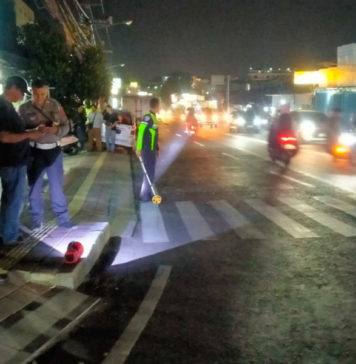 Diduga Terobos Lampu Merah, Lansia di Denpasar Tewas Ditabrak Truk Boks