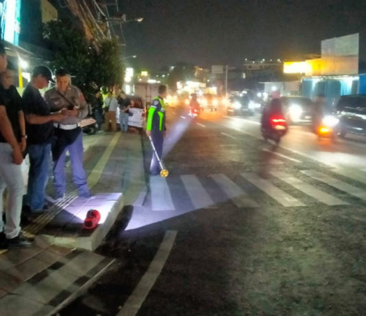 Diduga Terobos Lampu Merah, Lansia di Denpasar Tewas Ditabrak Truk Boks