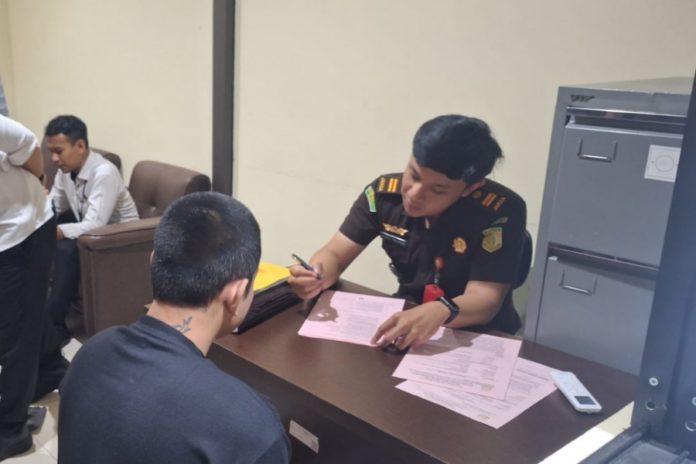 Dilimpahkan Ke Kejari Klungkung, Tersangka Pembunuhan Pedagang Lawar Terancam Hukuman Mati 1