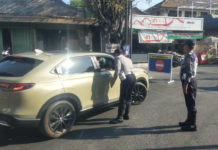 Dishub Buleleng Alihkan Arus Lalu Lintas Selama Pengaspalan Jalan Pattimura