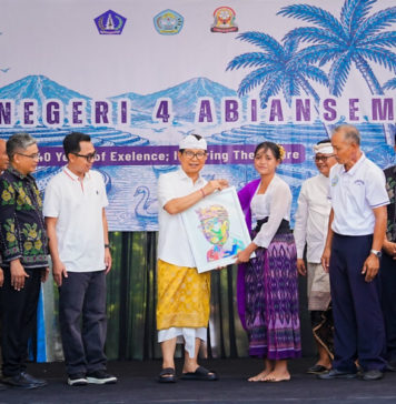 Empat Dekade SMPN 4 Abiansemal, Bupati Badung Komit Perluas Beasiswa Perguruan Tinggi