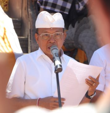 Gubernur Koster Beri Batas April 2027, Semua Pihak Wajib Gunakan Aksara Bali