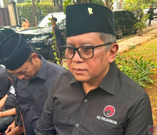 Guruh Soekarnoputra Dimakamkan di TPU Karet Bivak, Bersebelahan dengan Pusara Fatmawati