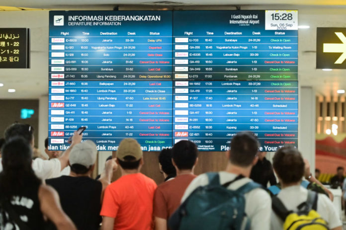 Hingga Senin, 108 Penerbangan Di Bandara Ngurah Rai Terdampak Erupsi Gunung Anak Krakatau 1