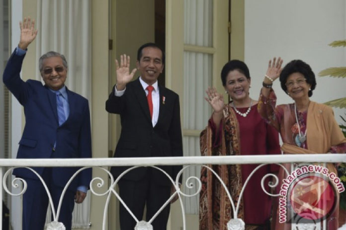 Istri Mahathir Mohamad Meninggal, Pemakaman Gunakan Protokol Kenegaraan 1