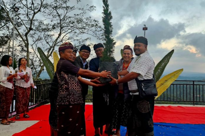 Jadi Destinasi Baru, Anjungan Desa Adat Tista Rampung 1