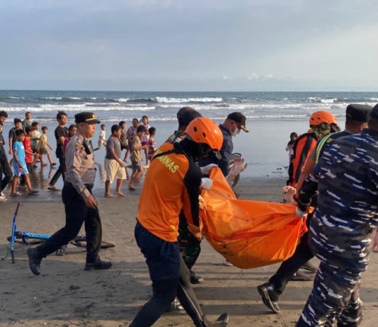 Jasad Pria Ditemukan di Pantai Air Kuning