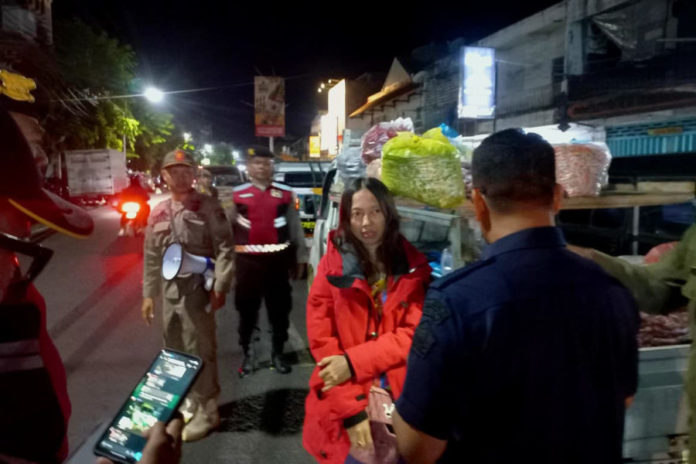 Jualan Di Jalan Diponegoro Imam Bonjol, 28 Pedagang Bermobil Ditindak 1