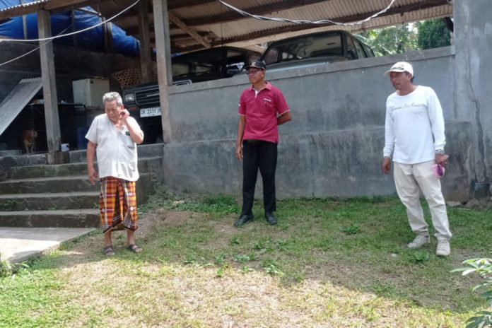 Kandang Ayam Dikeluhkan, Warga Dauh Peken Terganggu Lalat 1