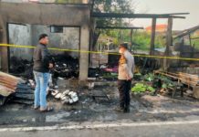 Kebakaran di Tonja, Toko Sol Sepatu dan Canang Ludes