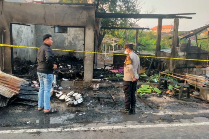 Kebakaran Di Tonja, Toko Sol Sepatu Dan Canang Ludes 1