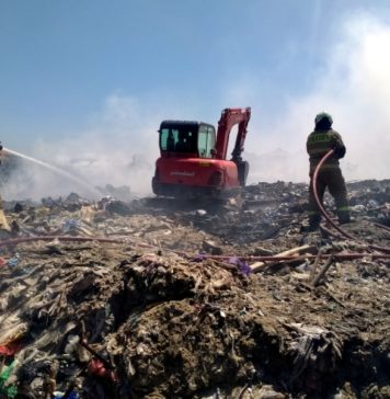 Kebakaran Bedeng di Jalan Nakula, Denpasar Kerahkan 12 Damkar dan Alat Penggaruk