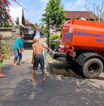 Kemarau, Tiga Banjar di Antosari Krisis Air bersih, PDAM Pasok Air Tangki