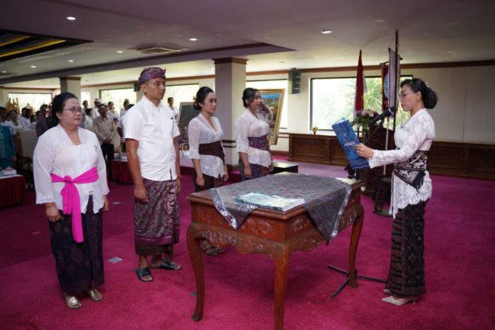Ketua TP PKK Gianyar Lantik Ketua PKK 4 Kecamatan 1