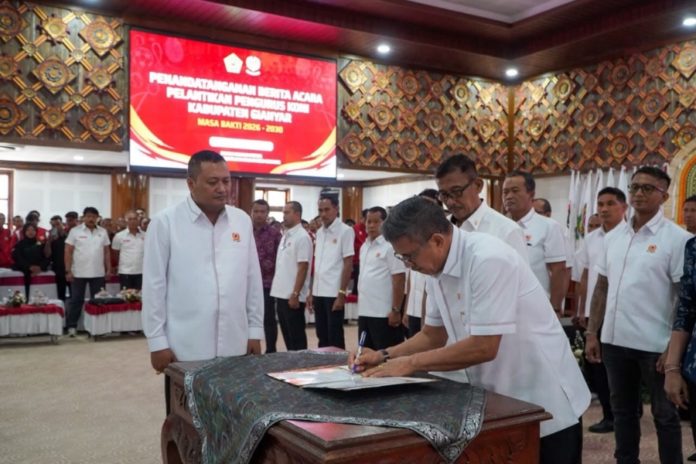 Lantik Pengurus KONI, Bupati Gianyar Tekankan Kesiapan Tuan Rumah Porprov 2029 1