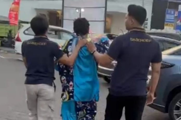 Lima Pedagang Asongan Dan Badut Ditertibkan Di Denpasar 1