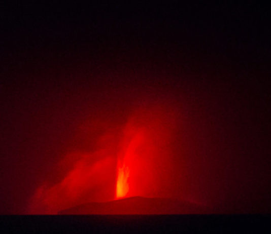 Berlangsung 25 Jam, Erupsi Menerus Gunung Anak Krakatau Berakhir