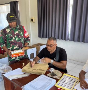 Logistik Pilkel Serongga Tiba, 4.223 Surat Suara Dikawal Ketat TNI-Polri