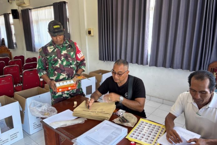 Logistik Pilkel Serongga Tiba, 4.223 Surat Suara Dikawal Ketat TNI Polri 1