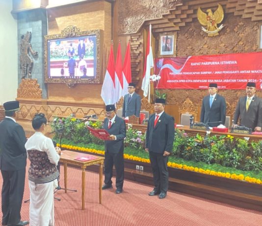 Made Westra Resmi Dilantik PAW DPRD Denpasar