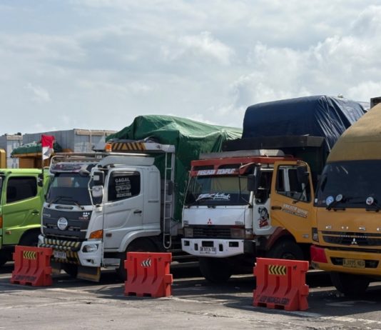 Mengular hingga ke Gelung Kori, Penyeberangan Ketapang-Gilimanuk Kembali Macet