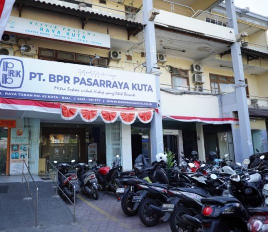 OJK Cabut Izin BPR Pasarraya Kuta