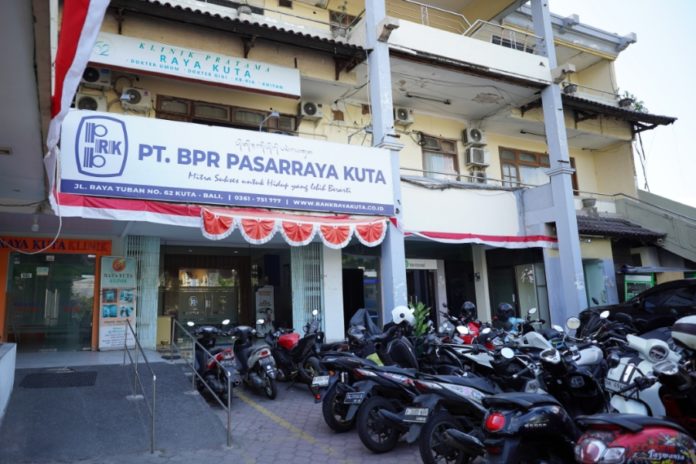 OJK Cabut Izin BPR Pasarraya Kuta 1