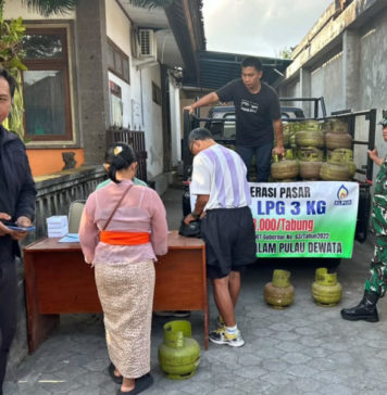 Operasi Pasar LPG 3 Kg, 100 Tabung Disalurkan ke Warga Desa Batuan