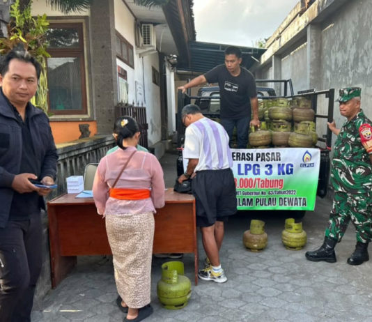 Operasi Pasar LPG 3 Kg, 100 Tabung Disalurkan ke Warga Desa Batuan